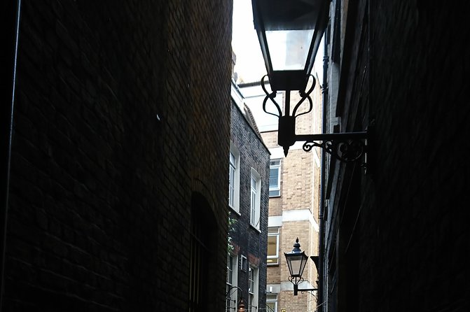 Charles Dickens Old London - Very Small Group Tour - Leadenhall Market: a Christmas Carol setting with film fame