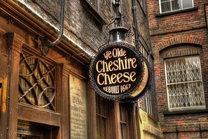 Charles Dickens Private Walking Tour - Fleet Street, Old Curiosity Shop, and Lincoln’s Inn Fields: Newspapers, Debt, and Bleak House Streets