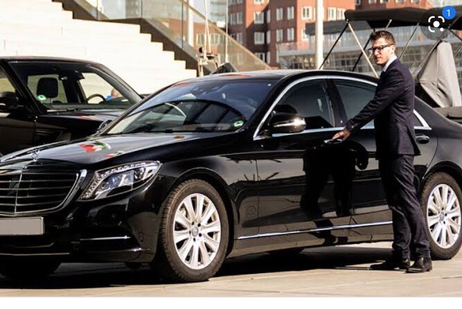 Chauffeur Service For Airport Transfers in London 2025 - Cancellation and weather: flexible when plans wobble