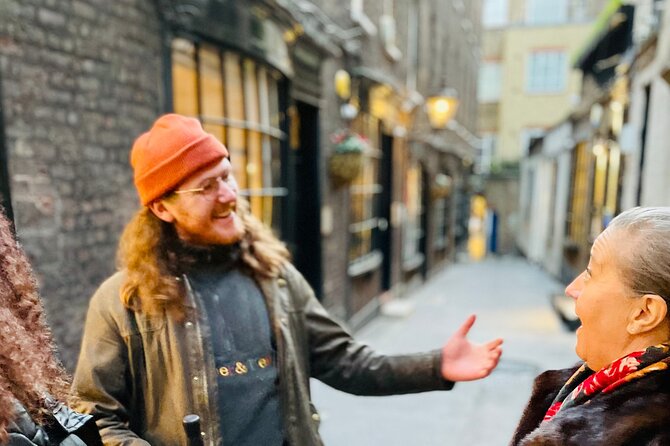 Christmas Lights and Markets Guided Walking Tour with Mulled Wine - Who should book this tour (and who might not love it)