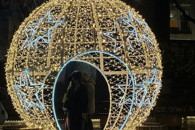 Christmas Lights and Markets London Taxi Tour - Stop 3: Covent Garden Christmas Market charm (20 minutes)