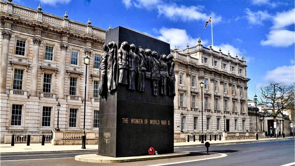 Churchill's Wartime London Walking Tour - Whitehall statues and war memorials: Allied leaders and public grief in one corridor
