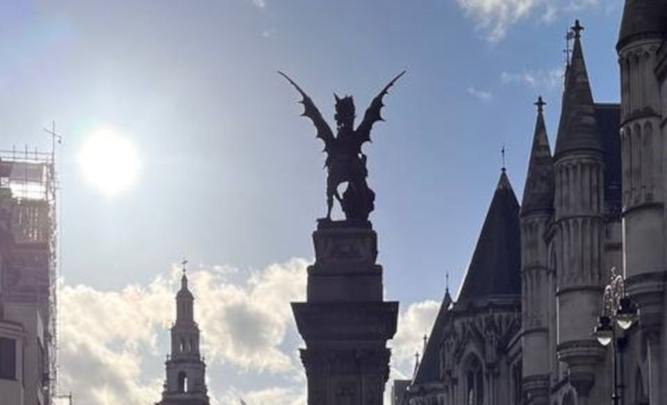 City of London Mystical and Dragons Walking Tour - Finding the Guide at Joe and the Juice (Without Stress)