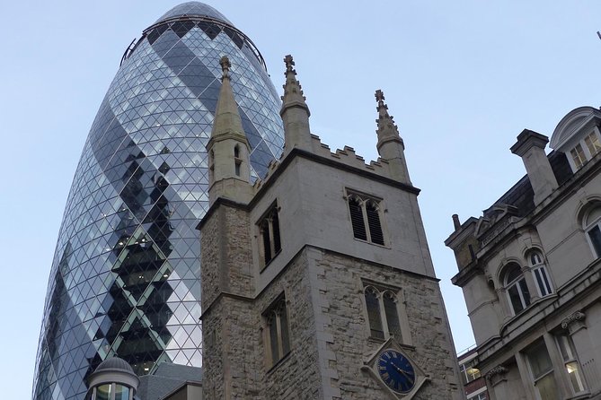 City of London: Tales and Legends of the Historic Center - Tower of London stop: a quick perimeter tour with big payoff
