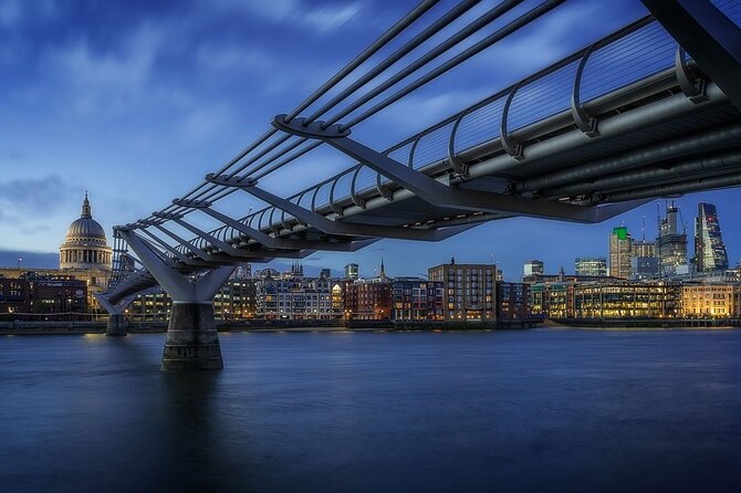 Cluefall - Immersive Treasure Hunt in London's South Bank - Family-Friendly Spy Business for Mixed Ages