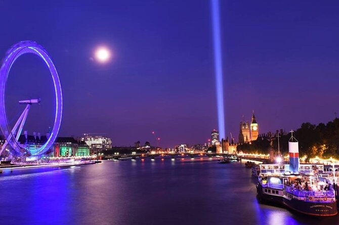 Comedy Night on The River Thames - Drinks, staff, and what service feels like in a small venue