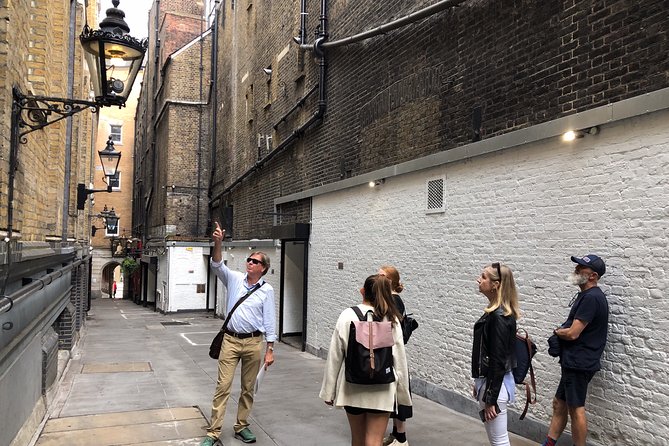 Crime and Policing London Walking Tour - Charing Cross: the Blue Lamp and a view into busy police operations