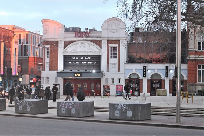 David Bowie Walking Tour of London - Guide energy, group size, and what to do if you’re picky about facts