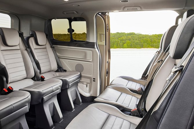 Departure from Central London to Heathrow Airport by Luxury Van - The kind of group that will love this most