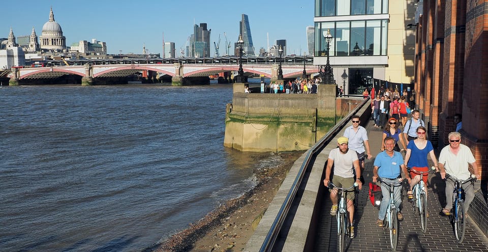 Destination London: E-Bike Tour - Battersea Power Station, Battersea Park, and Chelsea Streets