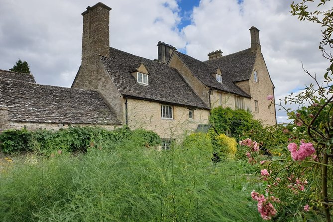 Downton Abbey Day In The Cotswolds Tour - Shilton: a short photo stop with a forded river feel