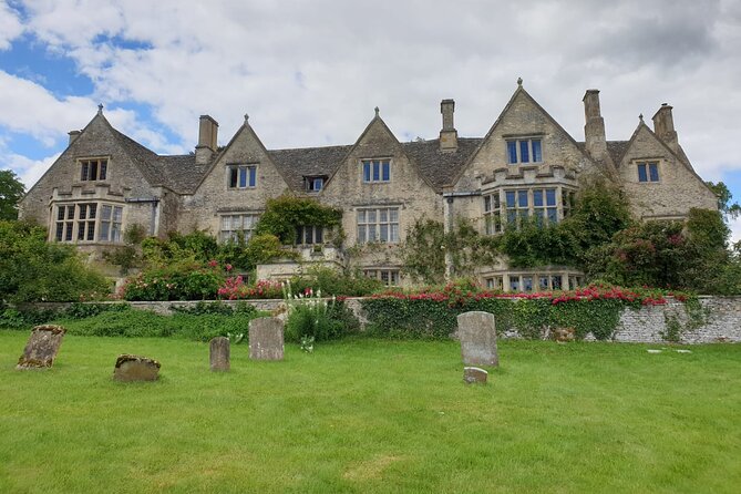 Downton Abbey Day In The Cotswolds Tour - Bampton village: the heart of Downton Abbey on screen