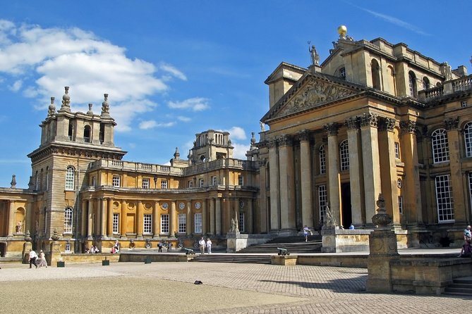 Downton Abbey sites, Cotswolds and Blenheim Palace from London - From London to Oxfordshire: a coach day built around good stories