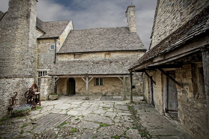 Downton Abbey Town and Country Tour from London by Private Black Taxi - Bampton: building your own Downton Village walking loop