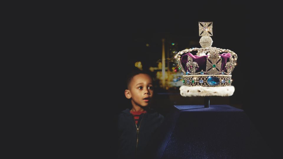 Early Access:Tower of London Opening Ceremony & Royal London - The Thames cruise to Westminster: a quick reset with postcard views