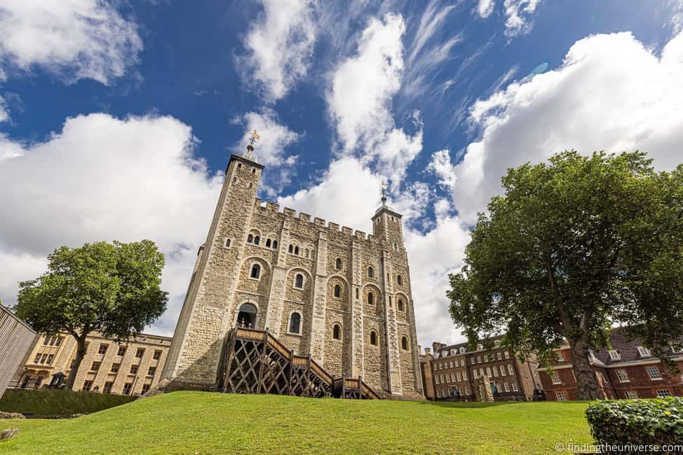 Easy Access Tower of London Royal Secrets & Scandals Tour - Ravens + Beefeaters: the Tower’s living cast (and a photo you’ll use)