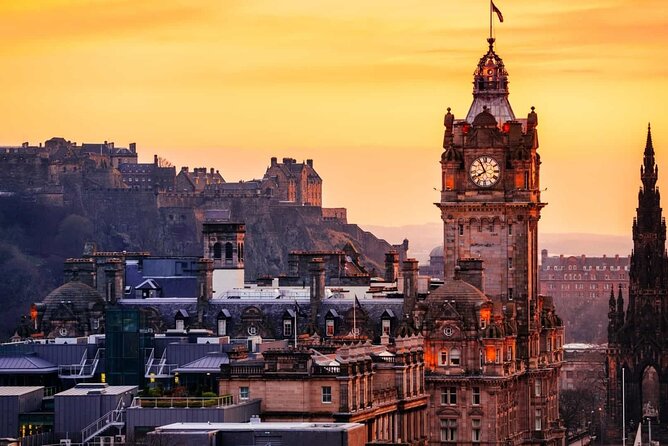 Edinburgh Rail Trip from London with Castle entry and Hop-on Hop-off bus - St Giles, the Royal Mile, and Old Town: classic Edinburgh in walking form