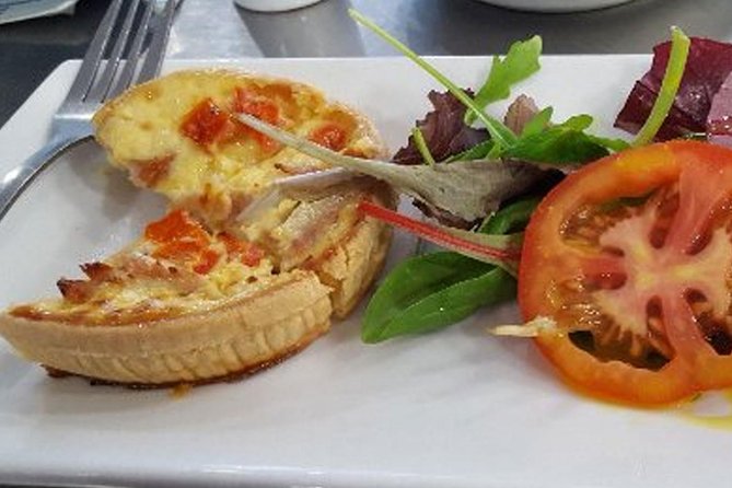 English Wine and Cheese Tour from London - Silcocks Farm Shop and Cafe: organic cheese making and a true 6x6 pairing
