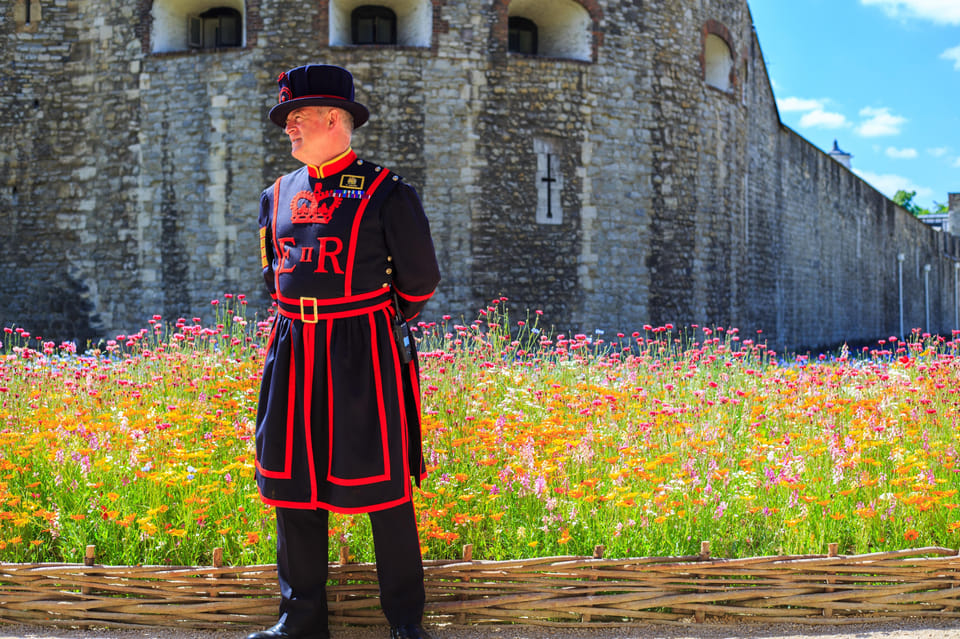 Exclusive Beefeater Meet & Greet at the Tower of London - Photos, Questions, and Ceremonial Uniforms Outside King’s House