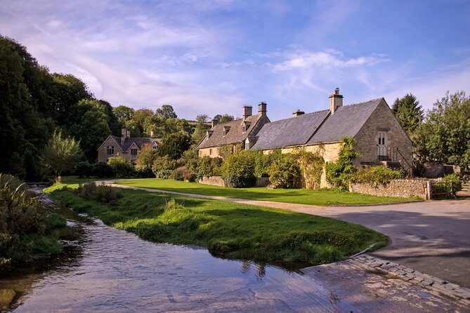 Explore the Cotswolds (Private Day Tour from London) - Woodstock: Churchill’s grave and the quiet side of history