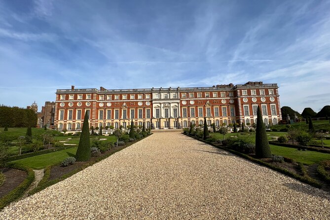Explore Windsor Castle and Hampton Court Palace - Windsor Castle: state apartments, St George’s Chapel, and the dollhouse wow