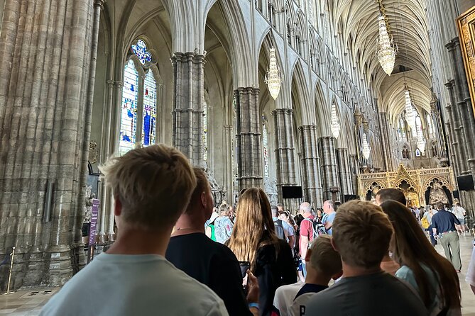 Fast Access Westminster Abbey Private Tour with a London Blue Badge Guide - Fast-Track Entry: Beating the Westminster Abbey Line With Pre-Booked Tickets