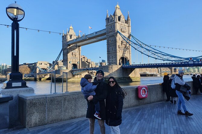 Food & drink walking tour in South East London. Bermondsey - Borough Market. - The gin distillery G&T: why that stop matters