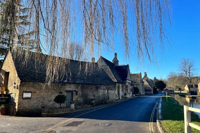 From London: Cotswolds Guided Trip Including Bourton-on-the-Water - Bourton-on-the-Water: river village charm plus a practical lunch break