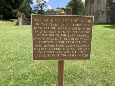 From London: Glastonbury and Cheddar Gorge Guided Day Trip - Wells: a cathedral city stop before the legends
