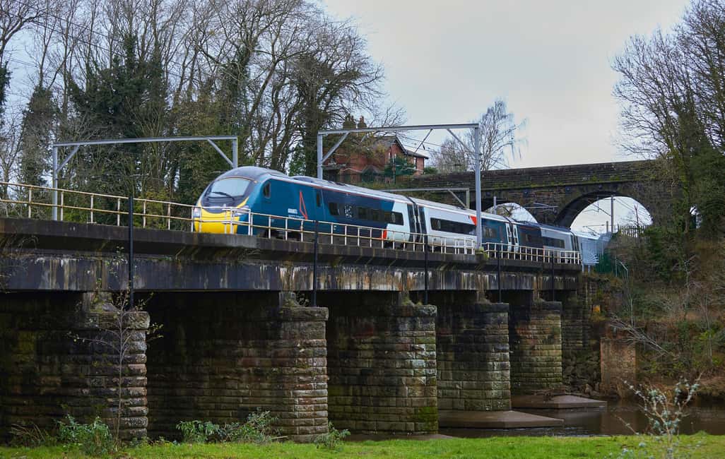 From London: North Wales, Snowdonia & Caernarfon Castle Tour - Getting from London to Manchester: reserved seats and an unescorted leg