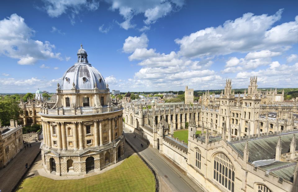 From London: Oxford and Cambridge Guided Day Tour - Starting in London: The 8:30 Meeting That Sets the Tone