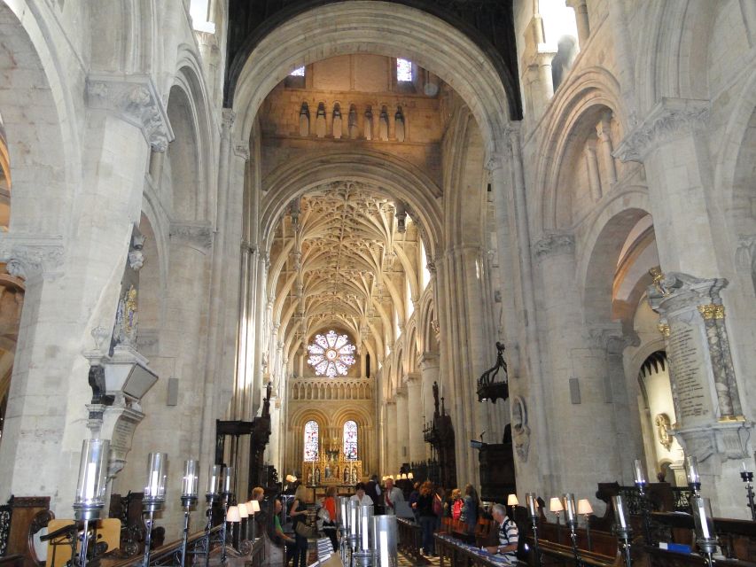 From London: Oxford and Cambridge Universities Tour - Headsets and multilingual audio: why this tour is easier to follow than DIY