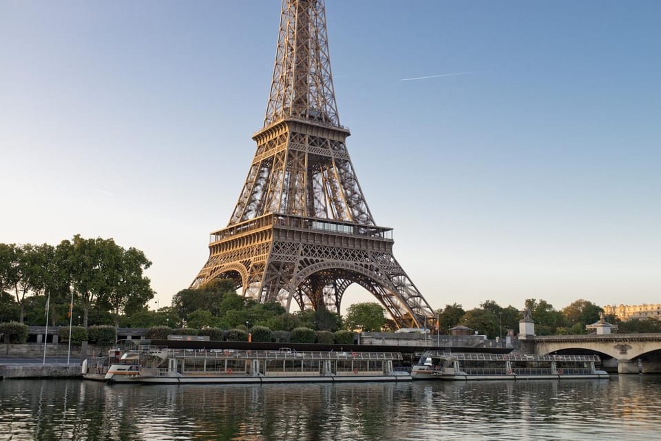 From London: Paris Tour with Sightseeing Bus & Lunch Cruise - The short free-time window near Gare du Nord
