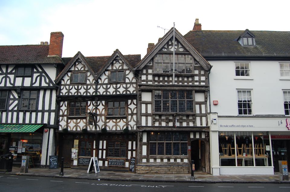 From London: Shakespeare's Stratford-upon-Avon Day Trip - Guides, drivers, and why the day feels smoother than expected