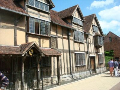 From London: Shakespeare's Stratford-upon-Avon Day Trip by Coach - Meeting in Victoria: do not overthink it, just show up early