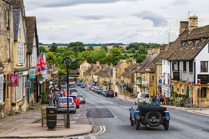 From London: Shakespeare's Stratford-upon-Avon Day Trip by Coach - Shakespeare’s Birthplace: what you get in one scheduled hour