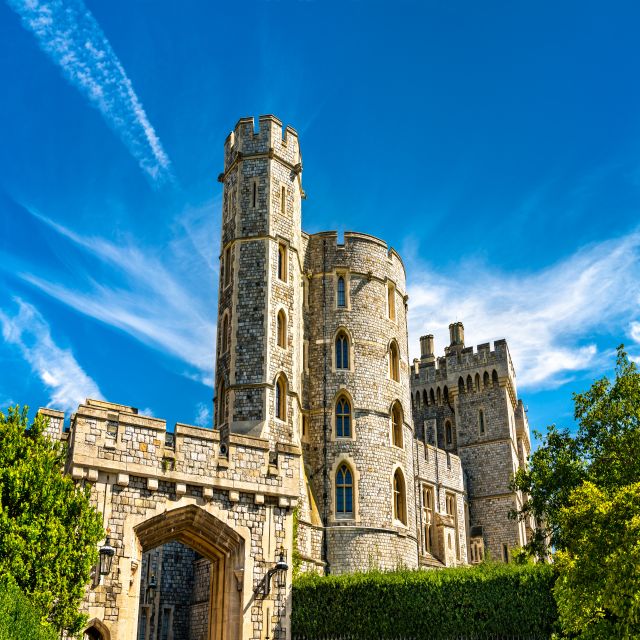 From London: Skip-the-line Windsor Castle Private Car Trip - The courtyard add-on (6-hour option): what the live guide can and can’t do