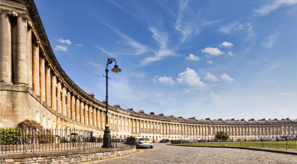 From London: Small Group Stonehenge, Bath & Cotswolds Tour - The value of backroads and mini-coach routing
