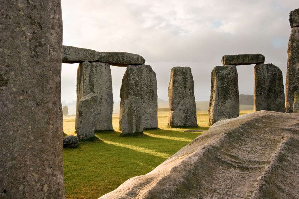 From London: Stonehenge and Bath Private Full-Day Trip - Languages, Audio Guide, and How Commentary Is Delivered