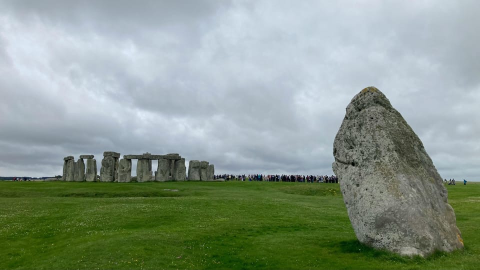 From London: Stonehenge Day Trip with Audioguide - The coach ride: air-conditioning, WiFi, and a pleasantly low-pressure vibe