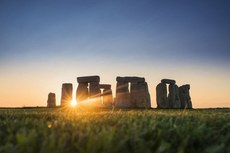 From London: Stonehenge Inner Circle and Windsor Day Trip - Windsor Castle option: skip the ticket line and choose how deep you go