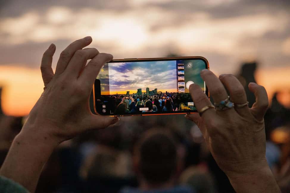 From London: Stonehenge Summer Solstice Sunrise Tour - The coach ride from London: 2 hours each way, and why it sets the pace