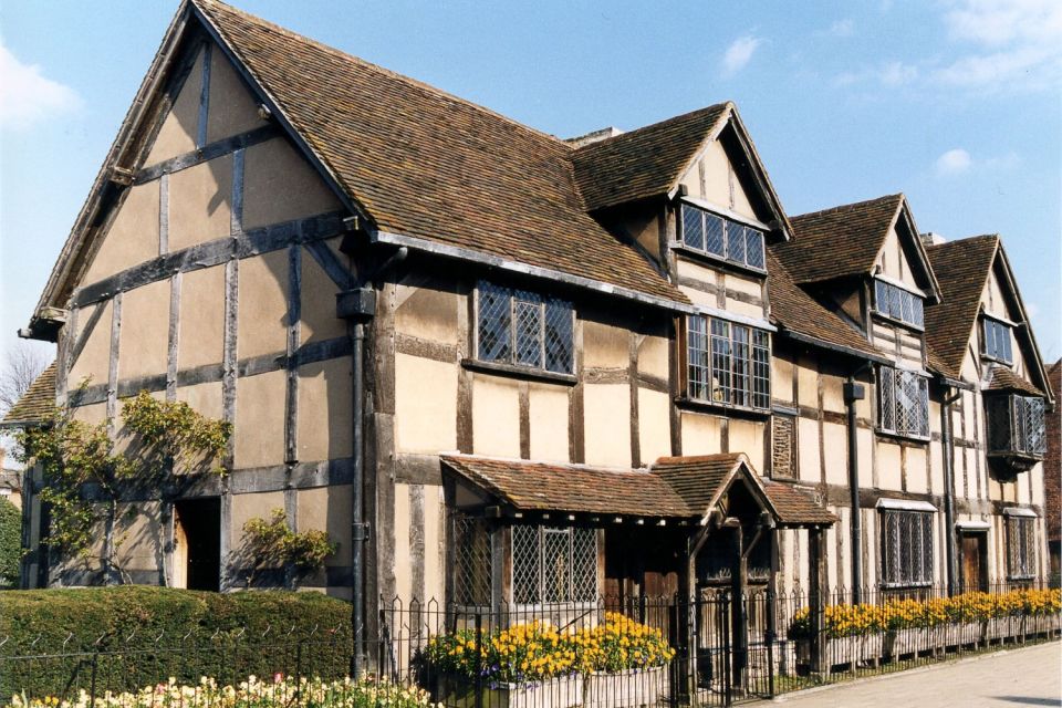 From London: Warwick, Oxford, Stratford & Cotswolds Day Tour - The bus ride: comfort, audio headsets, and how to time your day