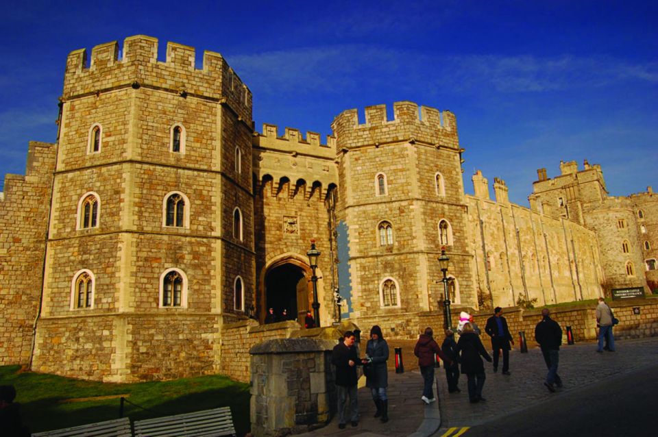 From London: Windsor Castle and Stonehenge Day Trip - Entering Windsor Castle: State Apartments and royal details that actually land