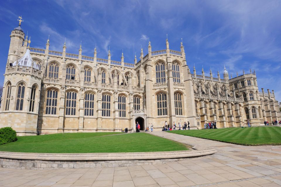 From London: Windsor Castle and Stonehenge Day Trip - The guide + driver combo: why some days feel easy