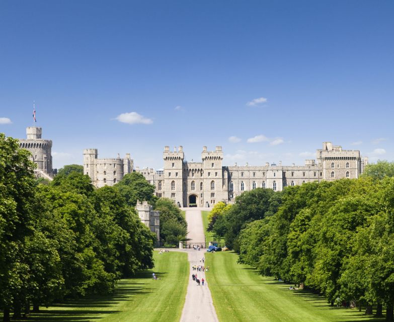 From London: Windsor Castle and Stonehenge Day Trip - The coach ride out of London: comfort, timing, and what to expect