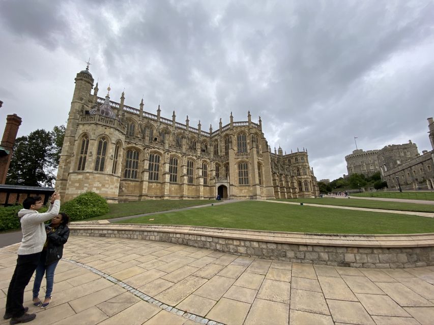 From London: Windsor Castle & Stonehenge Private Day Trip - Guides you’ll remember: Nick and Moe in the mix