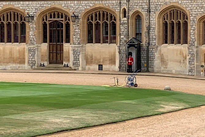 Full Day Excursion Royal London & Windsor in an Iconic London Black Cab - Windsor Castle for two hours: where the story shifts