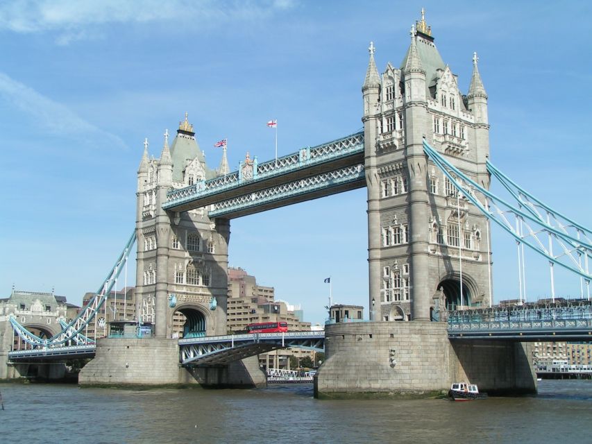 Full-Day London Experience: Tower, St. Pauls, Cruise & Guard - Big Ben and the Houses of Parliament: a short photo stop that sets context