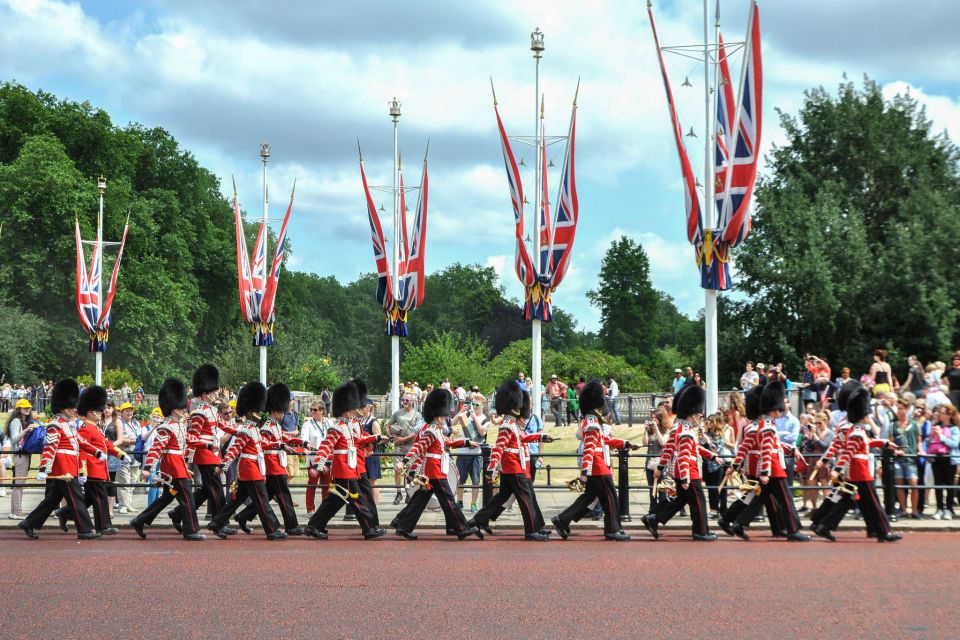 Full-Day London Experience: Tower, St. Pauls, Cruise & Guard - Tower of London and Crown Jewels: the best reason to book